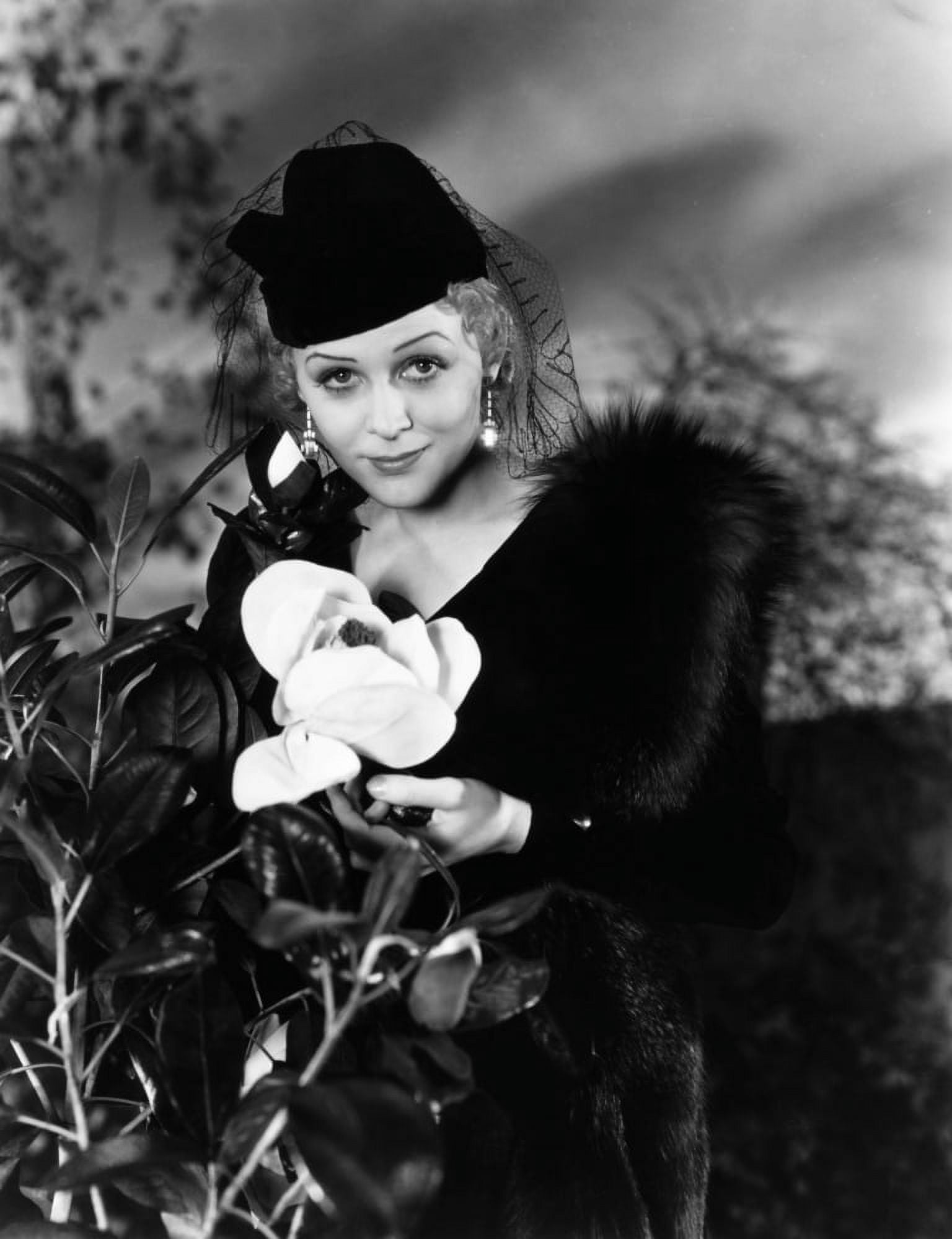 Gloria Stuart Canvas Art - (16 x 20)