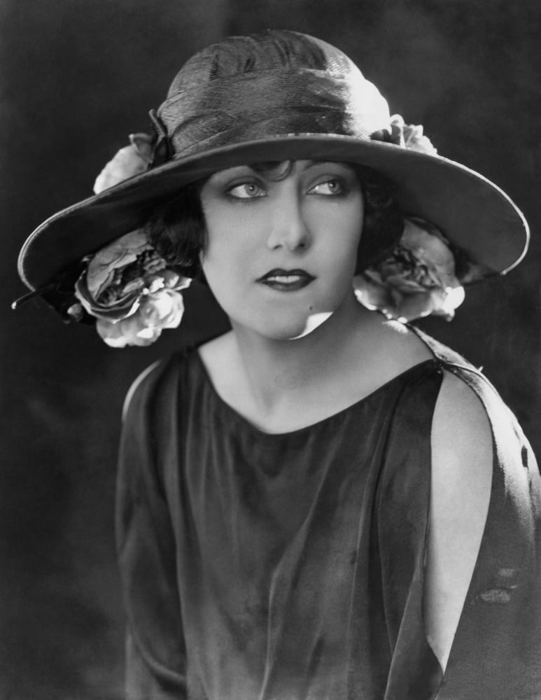 Gloria Swanson Canvas Art - (16 x 20)