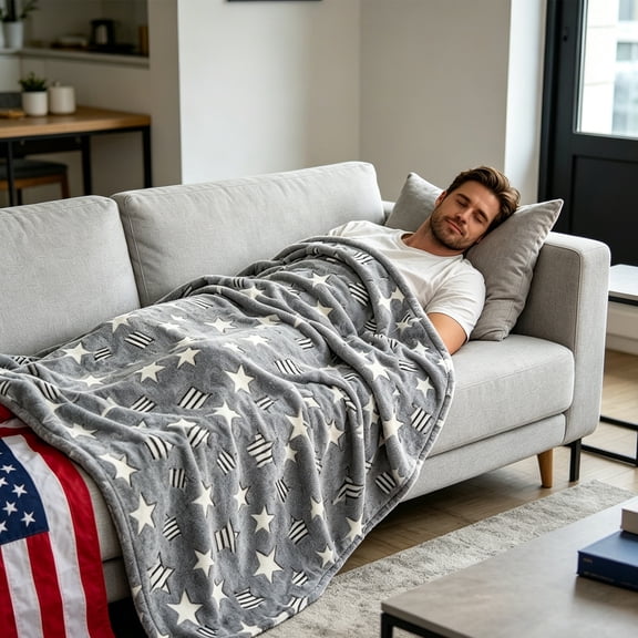 Glow in the Dark Blanket, Soft Flannel Throw, Starry Night Polyester Fleece Couch Cover, Lightweight Air Conditioning Nap Blanket