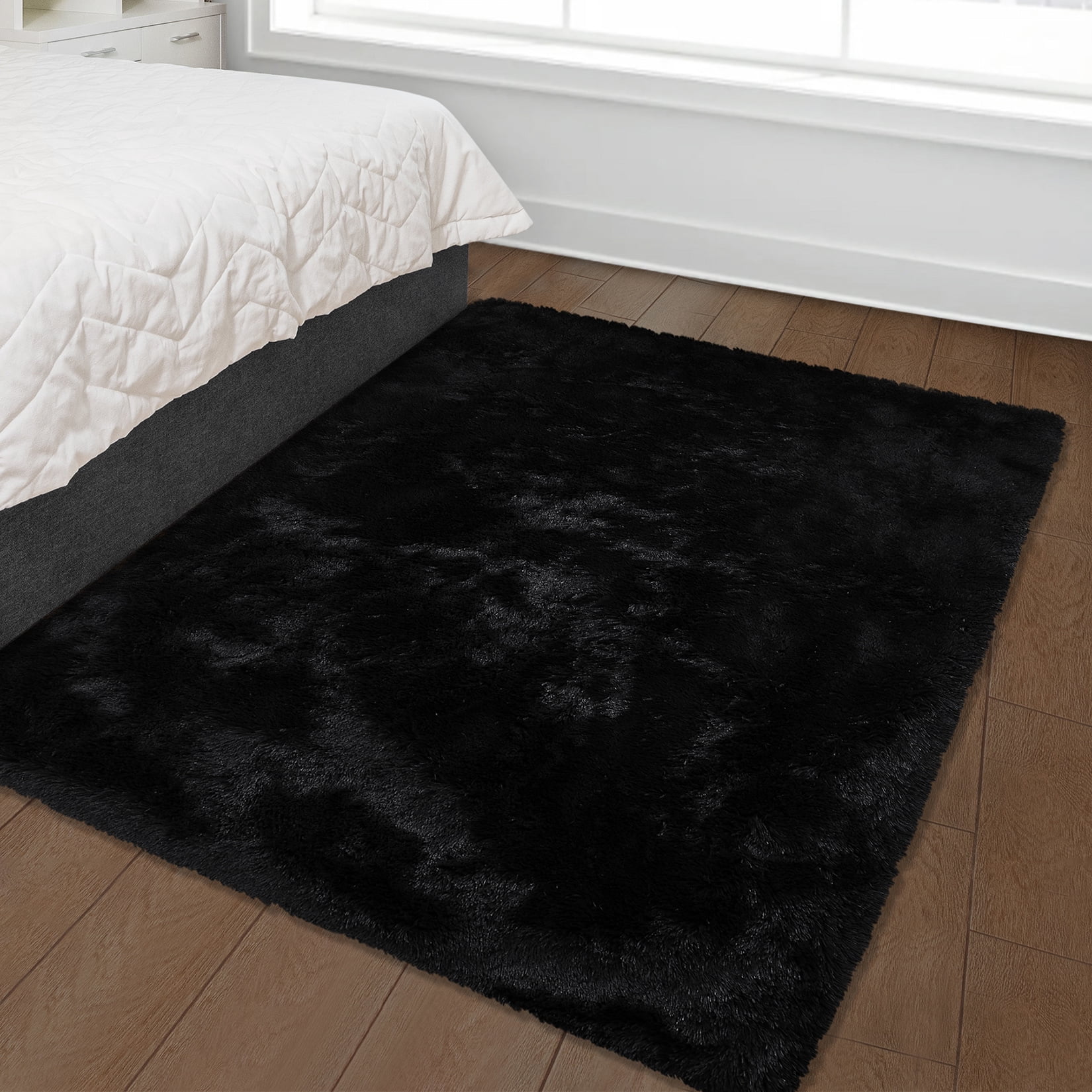 GlowSol Soft Fluffy Velvet Area Rug, 4'x6', Black Shaggy Carpet for ...
