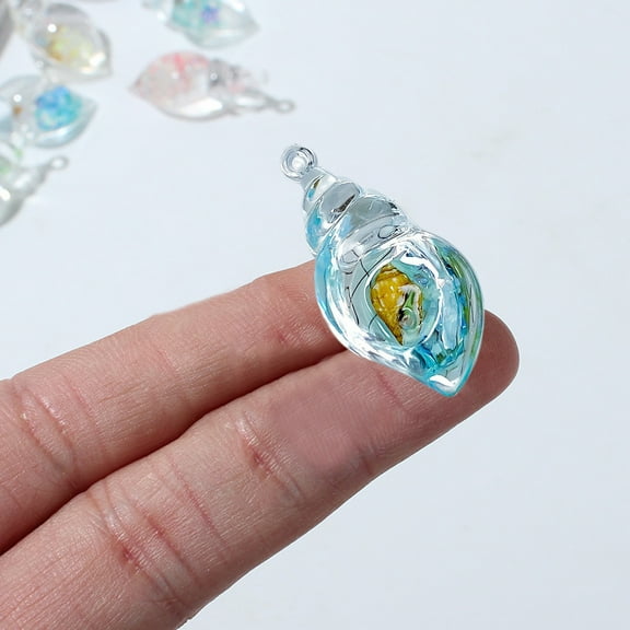 Gmogad Glow in the Dark Conch Necklace Pendant - Resin ABS Marine Seashell Bag Charm Holiday Decor, Lightweight Waterproof DIY Jewelry for Women Men Beach Party Christmas Gift