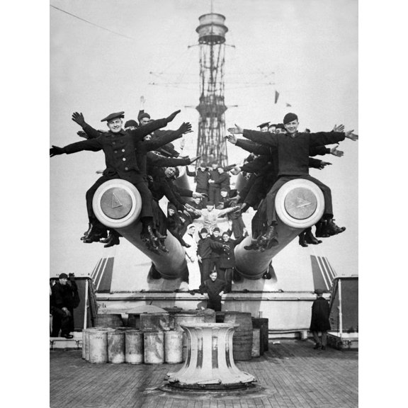 'Gobs' And Guns. Aboard The U.S.S. Texas History (18 x 24)