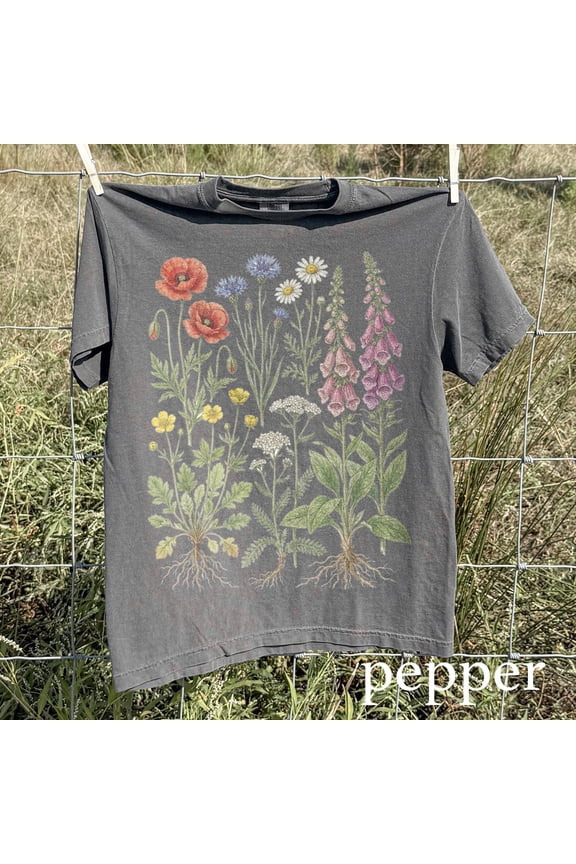 Vintage Wildflower Botanical Graphic Tee, Retro Cottagecore Comfort Colors® T-Shirt, Garden Flower Shirt, Black S