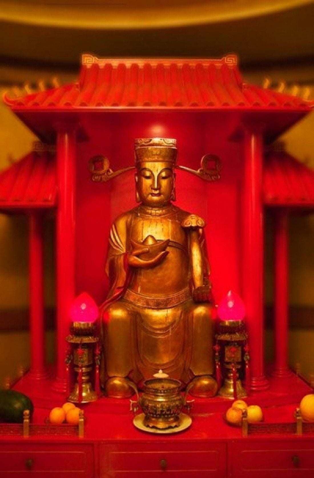 God of General Guan Shrine in a Corporate Office Shanghai China Canvas Art - Keren Su DanitaDelimont (11 x 17)