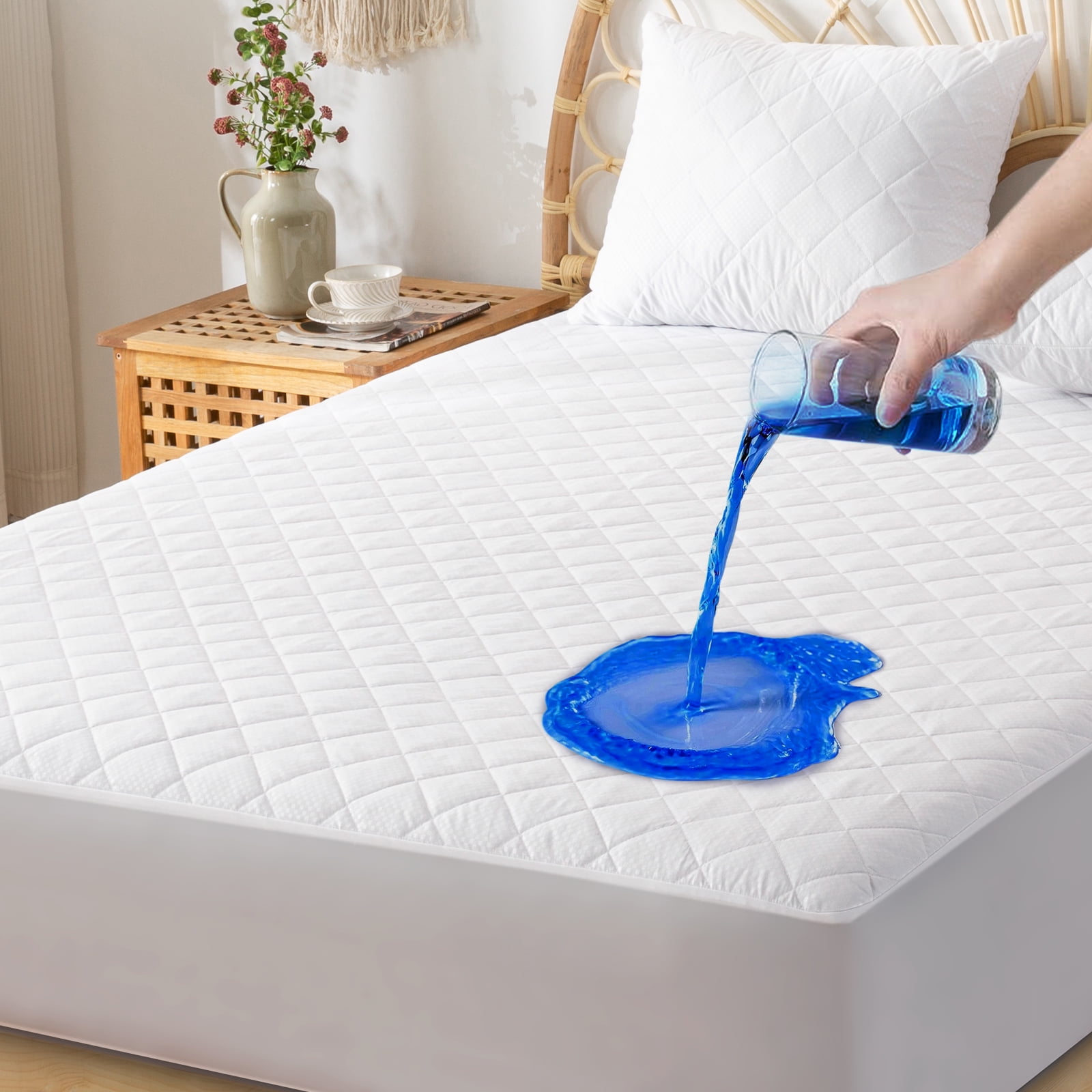 Gogreen Waterproof Mattress Protector, Stretchable Queen Mattress Pad 