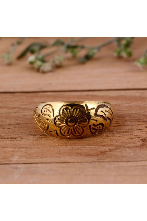 Gold Birth Flower Ring – Boho Floral Signet Ring, Stacking Midi Ring, Gift for Her