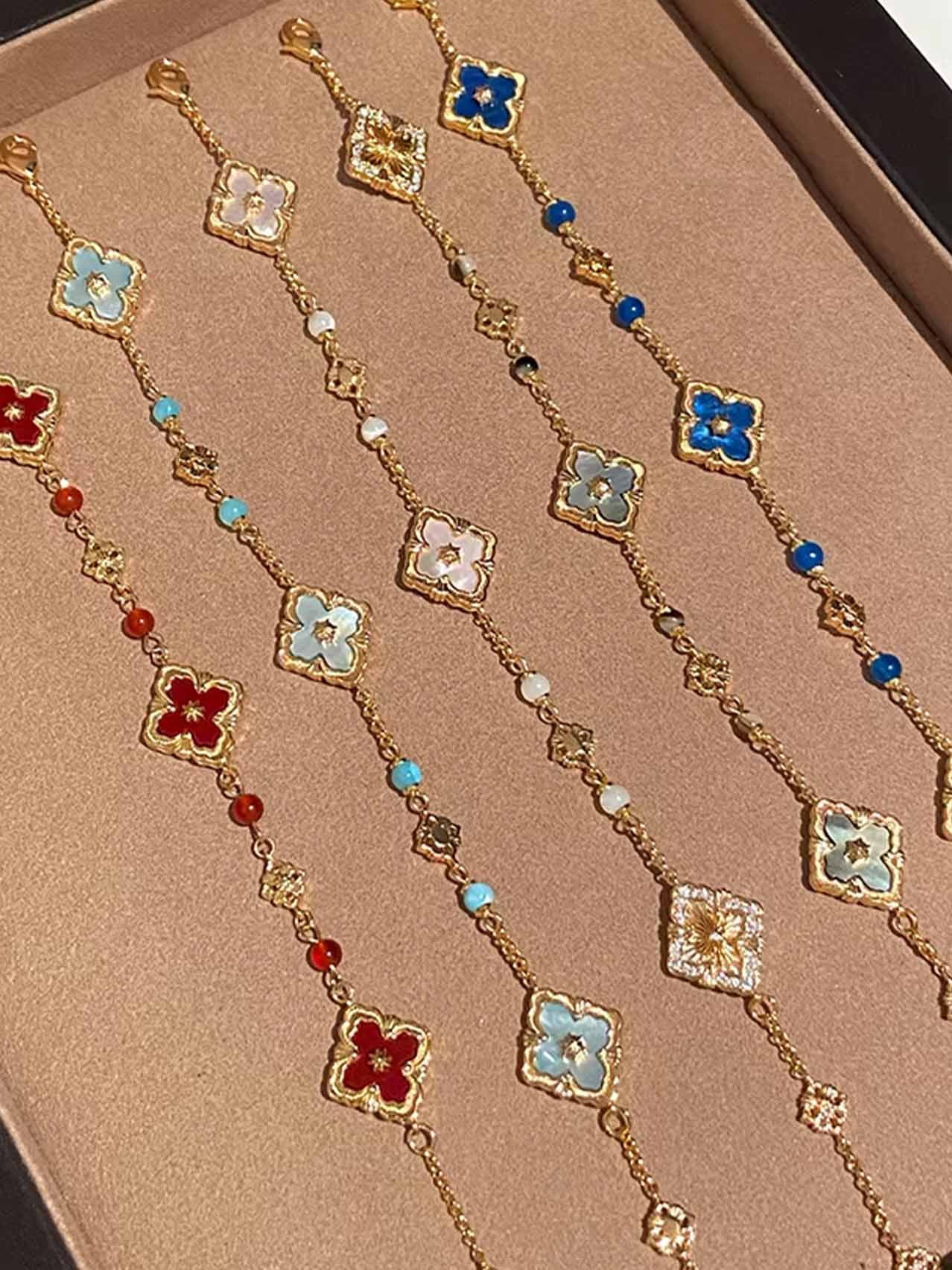 Gold Clover Bracelet for Women, Natural Mother of Pearl Flower Charm Bracelet, Lucky Four Leaf Clover Jewelry, Dainty Elegant Gift for Her Red