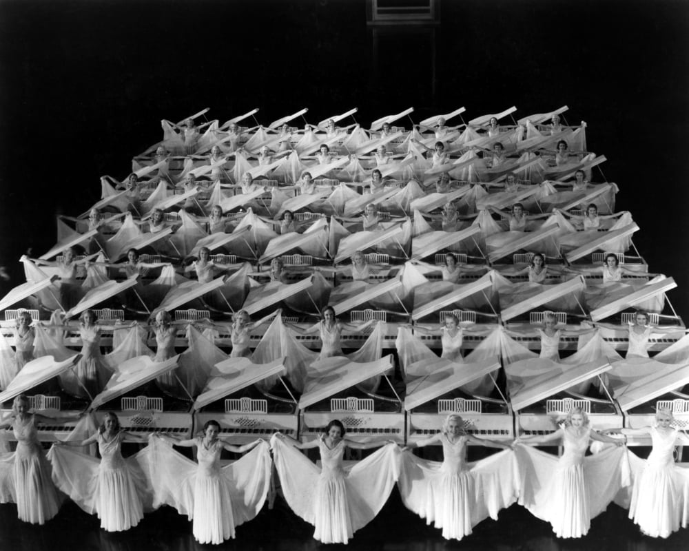 Gold Diggers Of 1935 Canvas Art - (28 x 22)