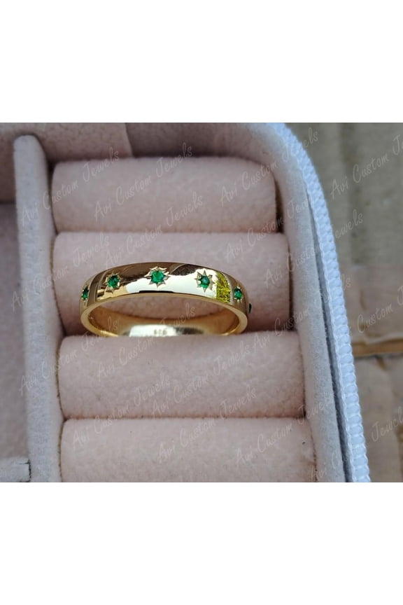 Gold Emerald Star Band Ring – Minimal Celestial Stackable Ring - Handmade Emerald Star Ring – Minimal Gold Anniversary Band