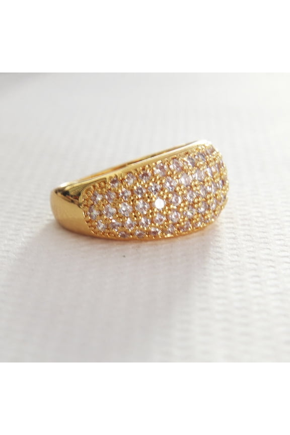 Golden Drop Shape Ring with Artificial Gems And Semi-Precious Stones Polished Copper Fashion Ring Gold Inlay Ring Jewelry for Women
