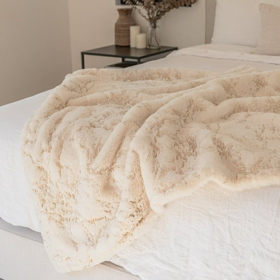Golden Faux Fur Shine Cozy Shimmery Soft Fuzzy Blanket/ Coverlet/ Quilt/ Throw/ Bedspread/ Bedcover