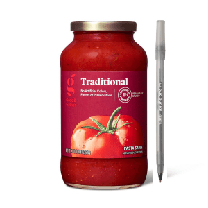 Good & Gather Traditional Pasta Sauce with pan