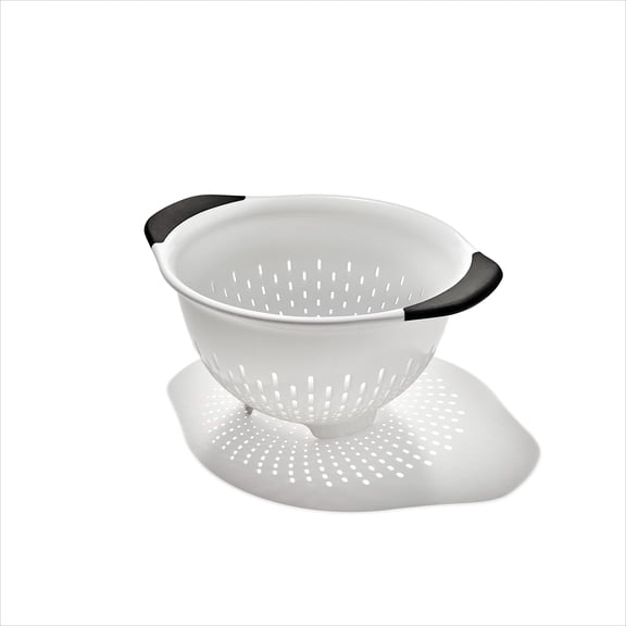 Good Grips 3 QT Plastic Colander