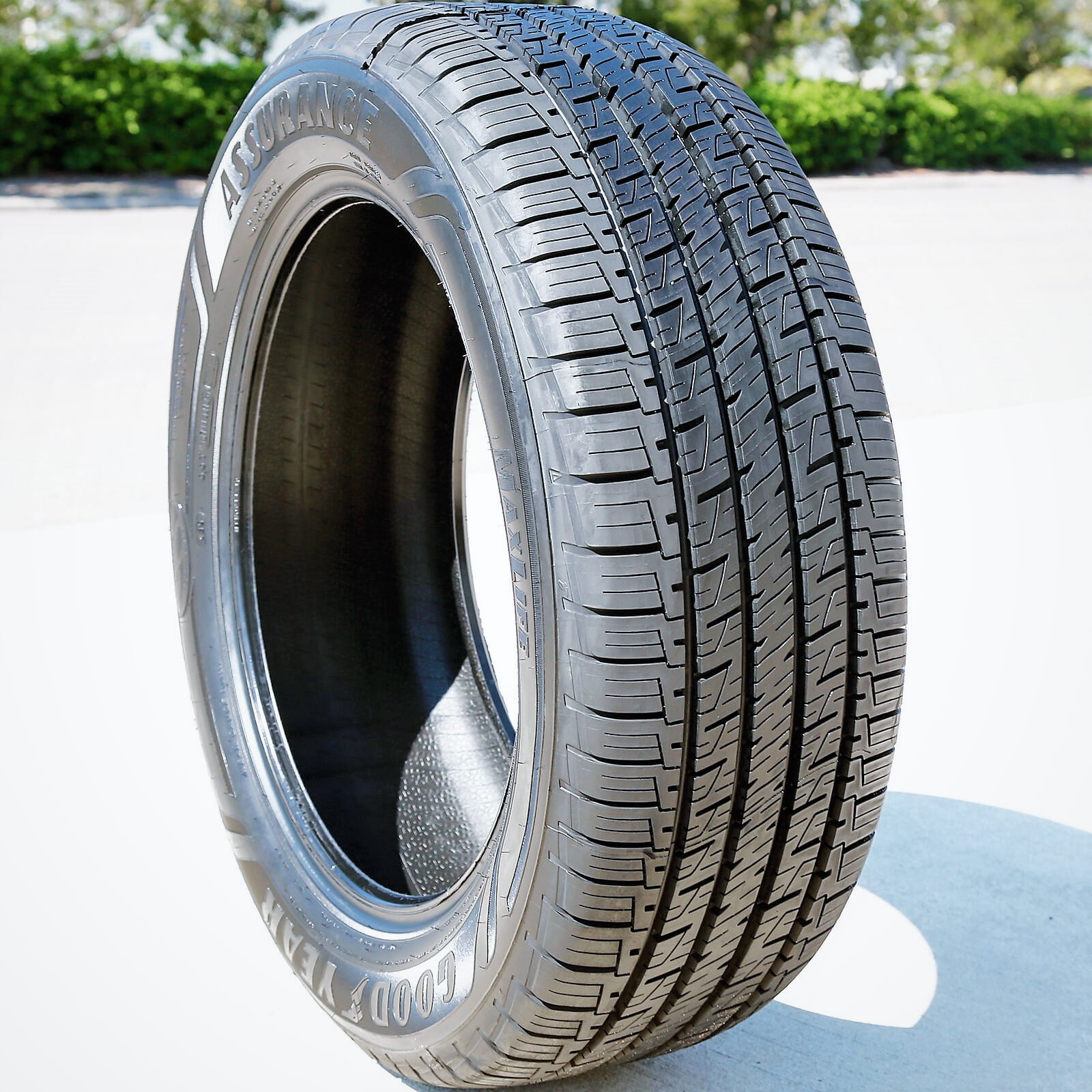 Goodyear Assurance Maxlife 23555R19 101V All-Season Tire