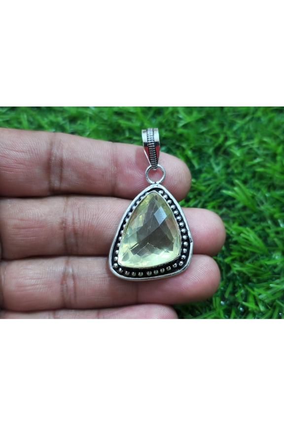 Gorgeous Yellow Lemon Quartz Cut Gemstone Handmade 925 Sterling Silver Pendant 23 mm