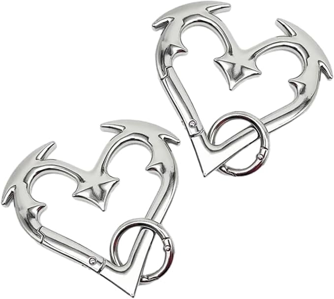 Gothic Heartbreaker Carabiner Keychain – Y2K Style Metal Heart