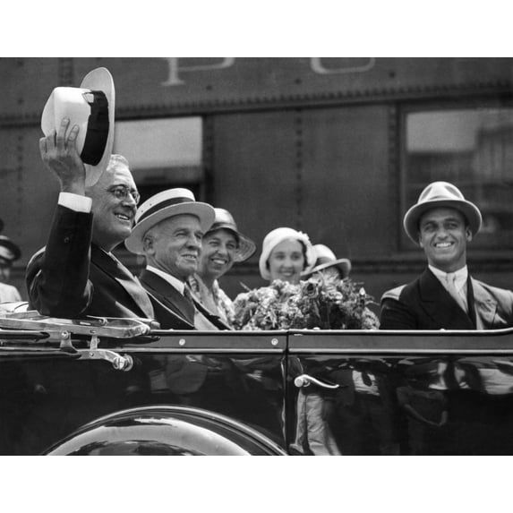 Governor Franklin Roosevelt Campaigning For President In Columbus History (36 x 24)