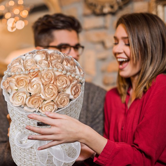 Gqtwoy 21 Roses Bouquet, Soap Flower Gift, Scented Soap Roses, LED Light Decoration, Everlasting Floral Arrangement, Unique Valentine's Day Present