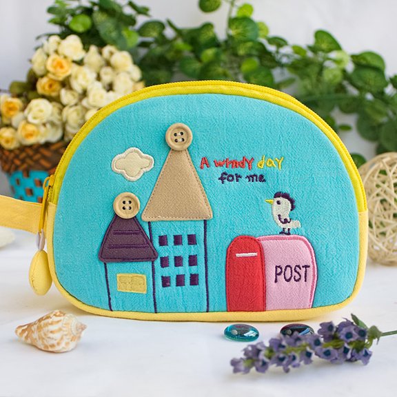 Grace Paws [A Windy Day] Embroidered Applique Cosmetic Bag / Camera bag / Hand P