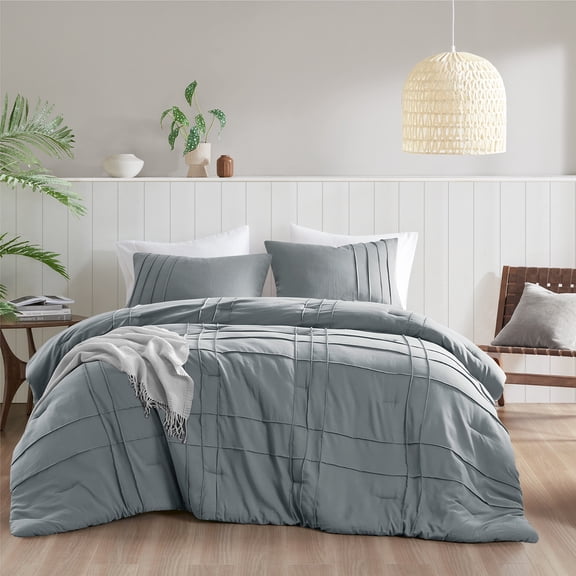 Gracie Mills Elowen Pleated Comforter Set