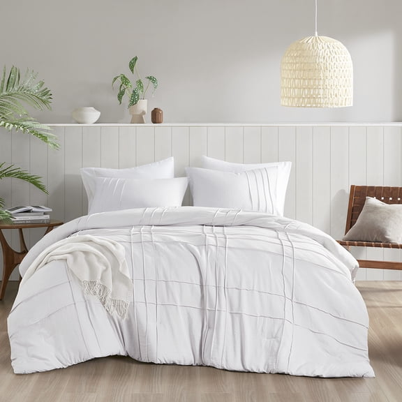 Gracie Mills Elowen Pleated Comforter Set