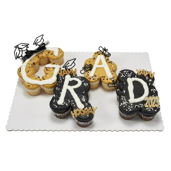 Graduation Classic Cupcake Cake