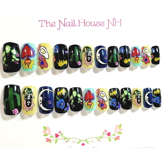 Graffiti Fun Glossy Square Press On Nails - 24 Pieces - Artificial Nail Kit
