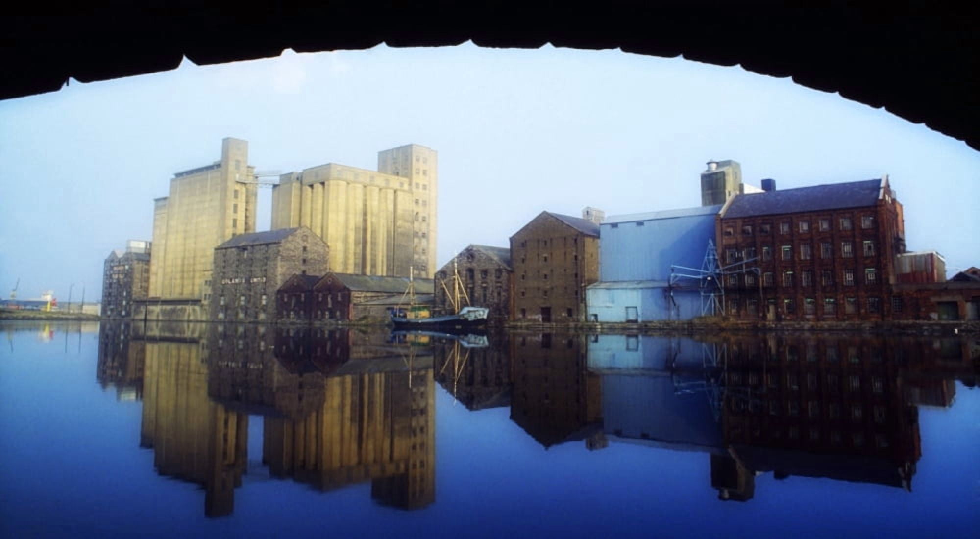 Grand Canal Dublin Co Dublin Ireland Canvas Art - The Irish Image Collection Design Pics (40 x 22)