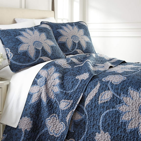 Grand Floral Pinted Quilt Set by SouthShore Fine Linens