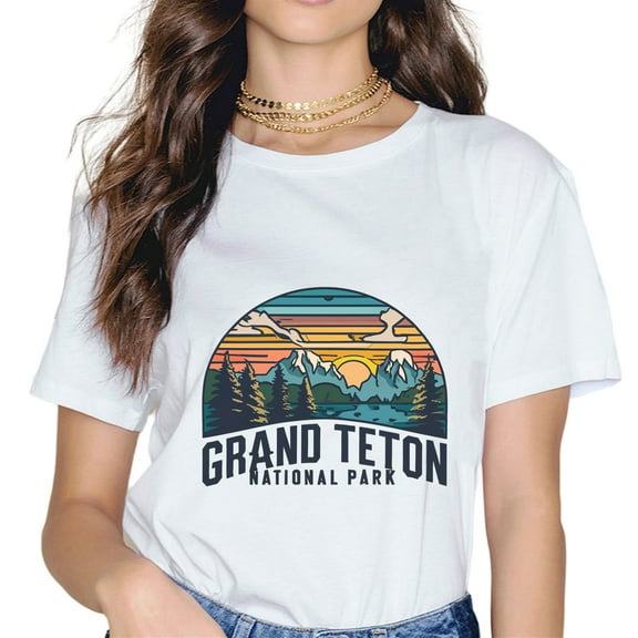 Grand Tetons National Park Graphic Vintage Style T-Shirt