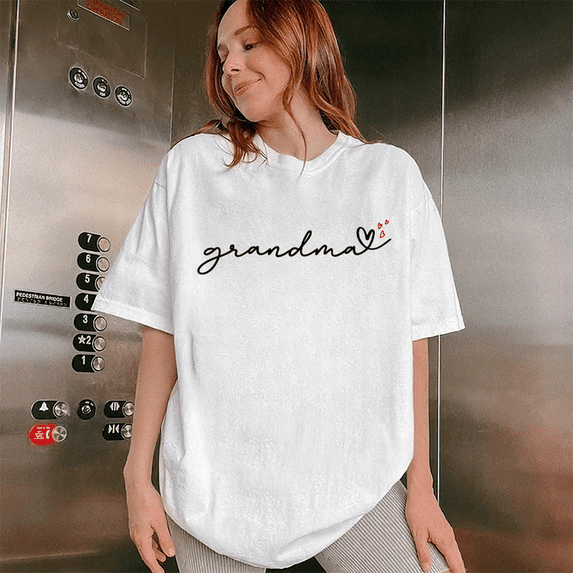 Grandma Gift T-Shirt – Simple Heart Design