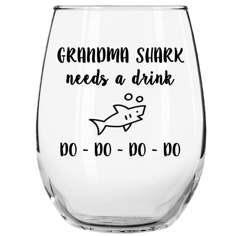 Mom Pour Funny Wine Glass - Best Christmas Gag Gifts for Mom