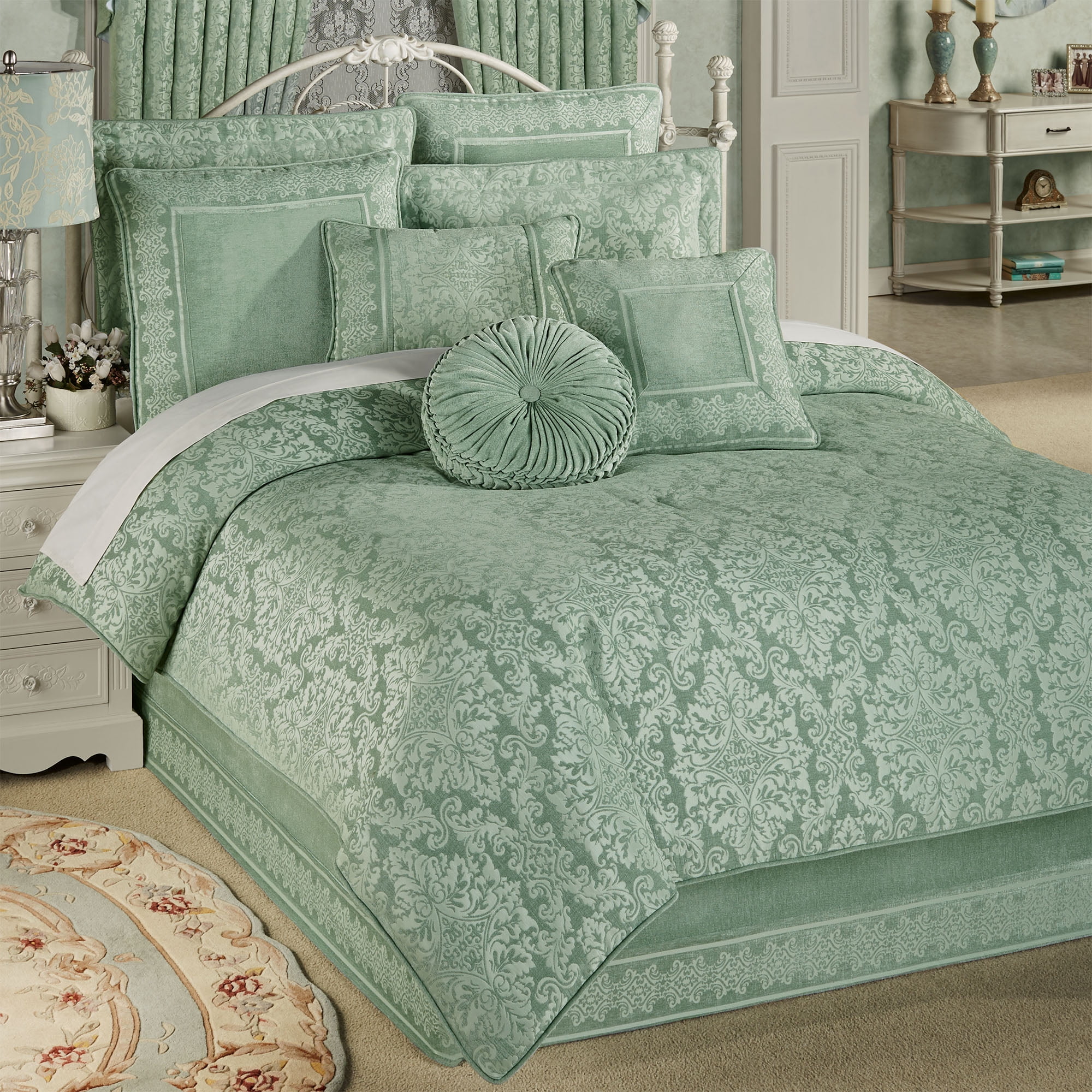 Grandview Comforter Set Aqua Mist Queen Comforter Set 92 x 96 inches