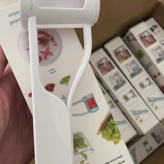 Grape Slicer Tomato Cutter Stainless Steel Fruit Slicer for Salads and Pizza Multi-Function Quick Fruit Slicing Tool for Home Kitchen Fruit Divider