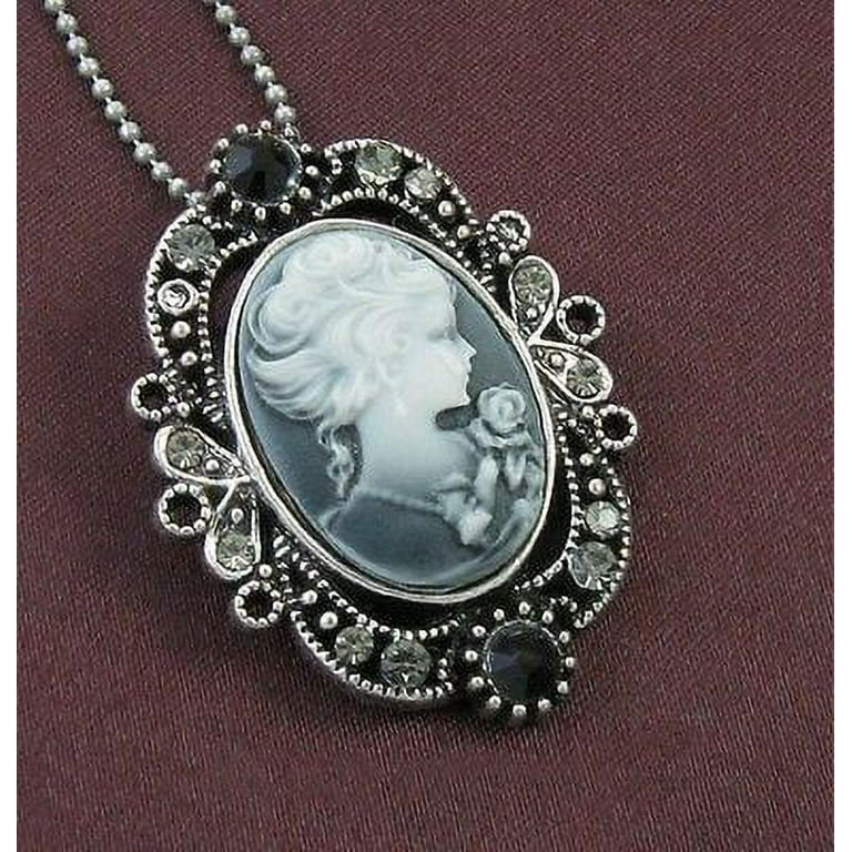 Cameo pendant design top