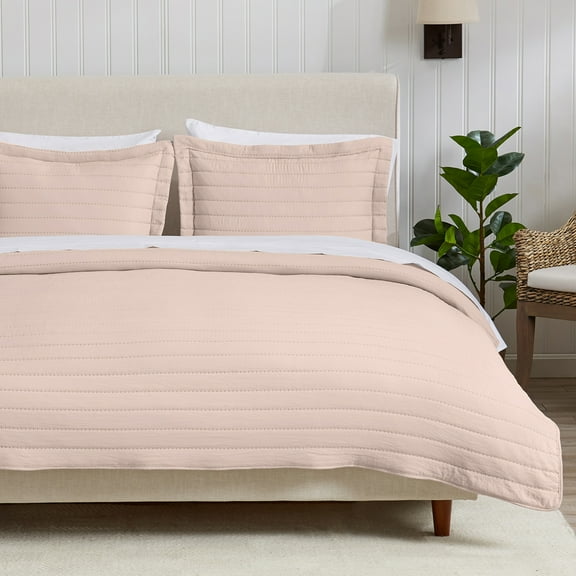 Great Bay Home Channel Stitch Modern Ribbed Reversible Quilt Set With Shams  (Full / Queen, Rose Clay)