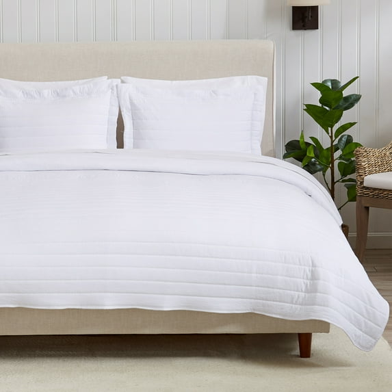 Great Bay Home Channel Stitch Modern Ribbed Reversible Quilt Set With Shams (Twin, White)