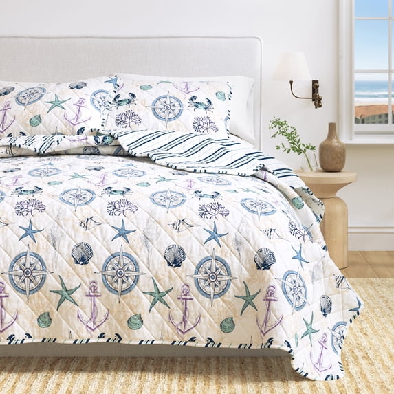 Coastal Quilt Set - Lightweight, Soft, All-Season - 3-Piece Reversible Bedding Set (Full / Queen, Nautical Motif)