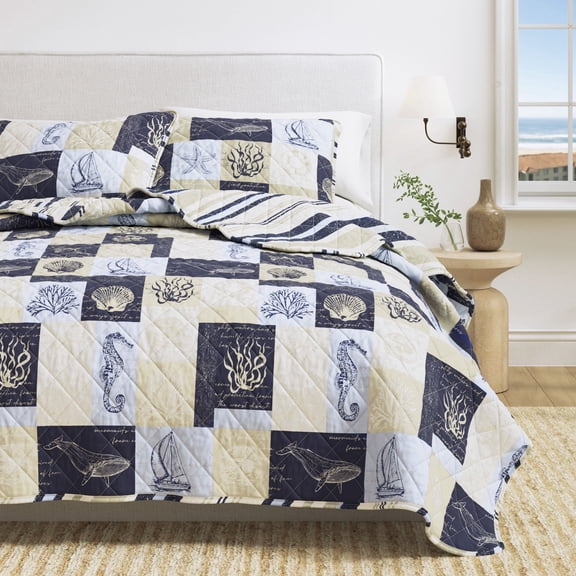 Coastal Quilt Set - Lightweight, Soft, All-Season - 3-Piece Reversible Bedding Set (Full / Queen, Coastal Patchwork)