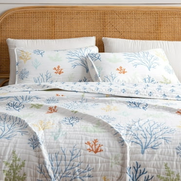 Great Bay Home Coral Pattern Reversible Reversible Quilt Set With Shams  (Twin, Maldives)