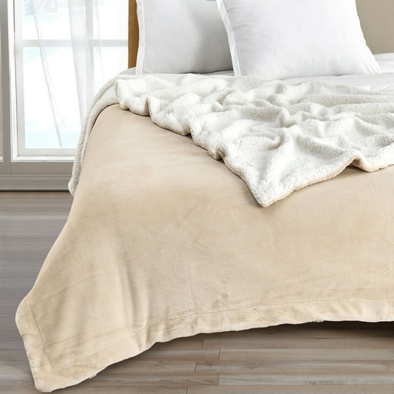 Great Bay Home Cozy Plush / Sherpa Reversible Throw Blanket, Full / Queen, Tan