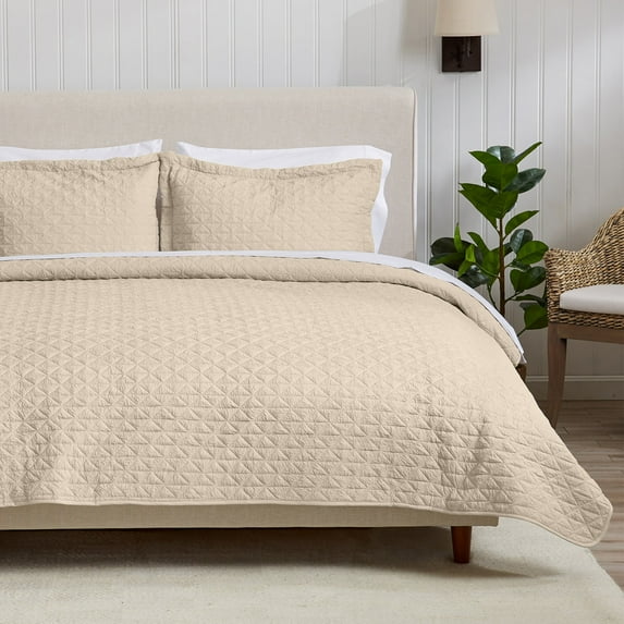 Great Bay Home Crushed Microfiber Reversible Reversible Quilt Set With Shams (Full / Queen, Natural)