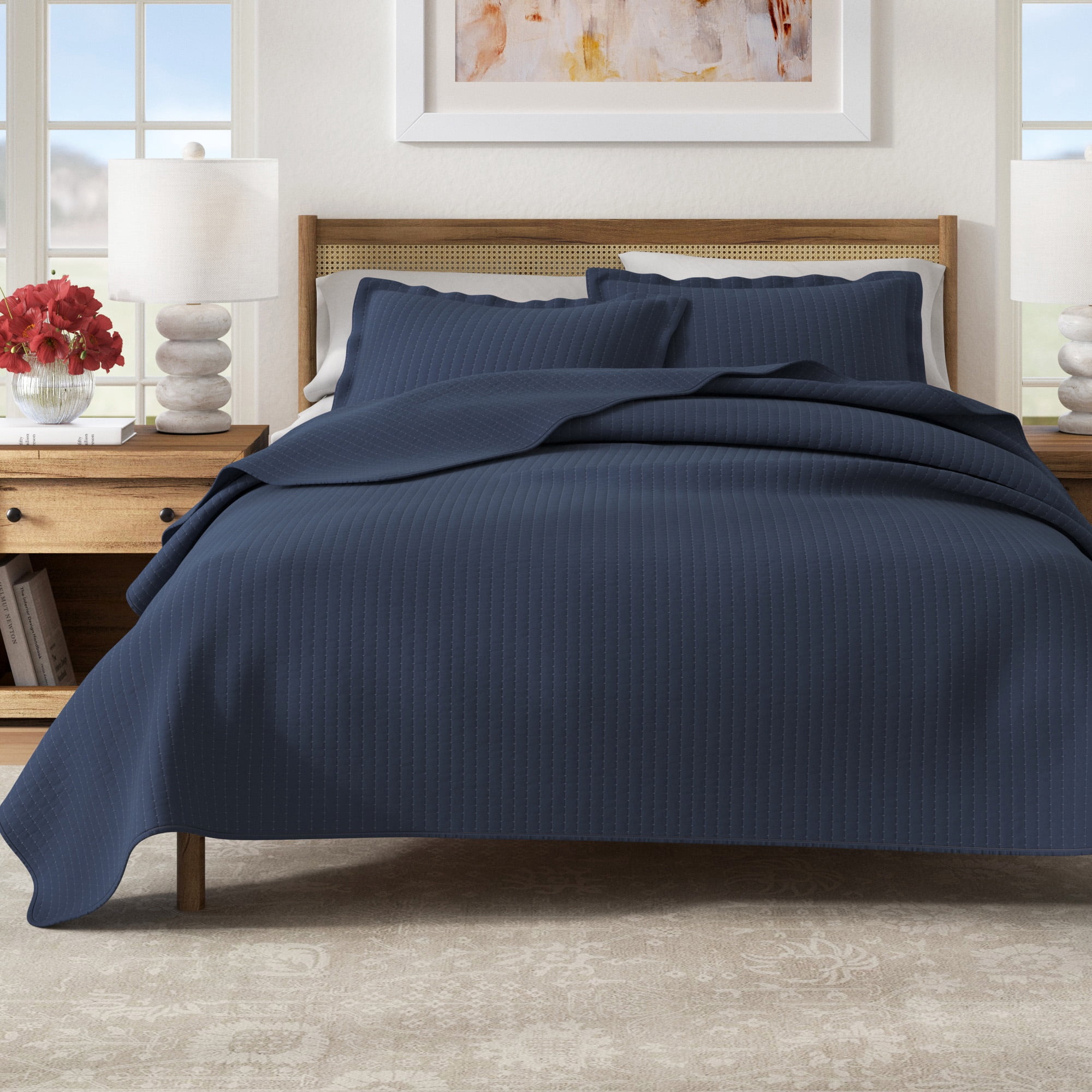 Solid Quilt Set - Lightweight, Soft, All-Season - 3-Piece Reversible Channel Stitched Bedding Set (Full / Queen, Navy)