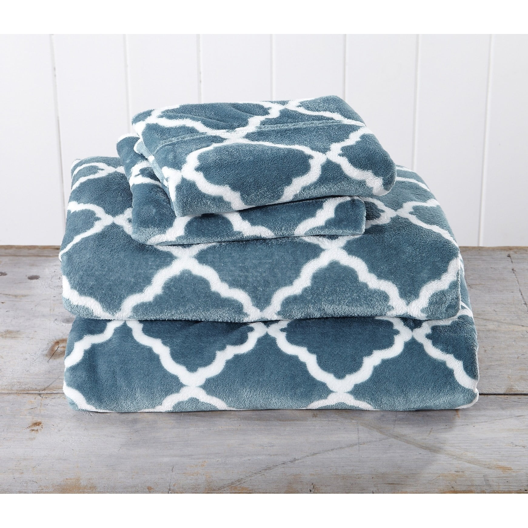 Queen Smoke Blue and White Velvet Plush Sheet Set
