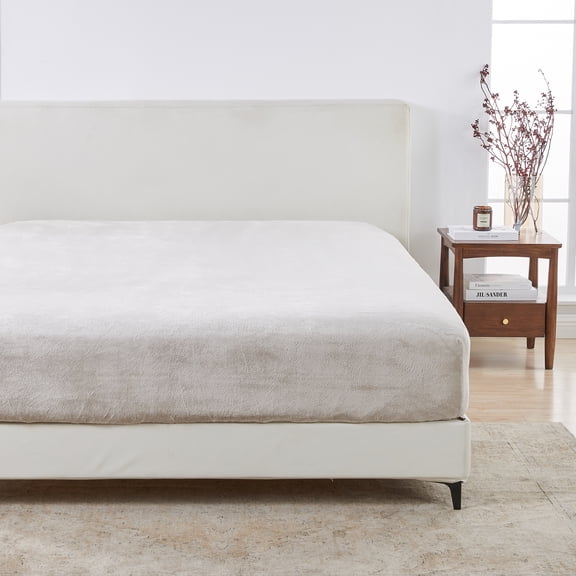 Great Bay Home Fitted Sheet - Ultra Soft Velvet Plush - Queen, Cappuccino