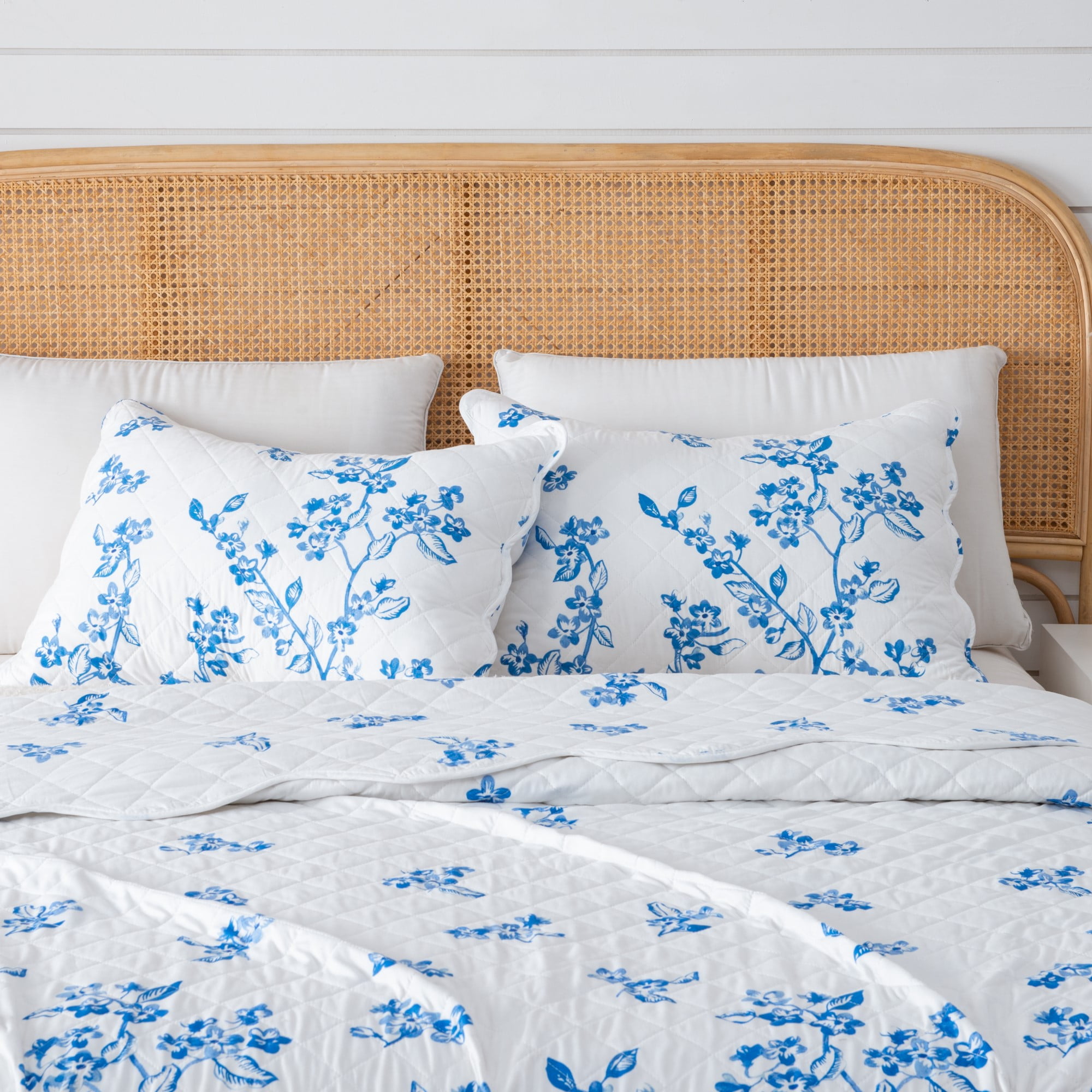 Blue and White Floral Microfiber Full Quilt Set