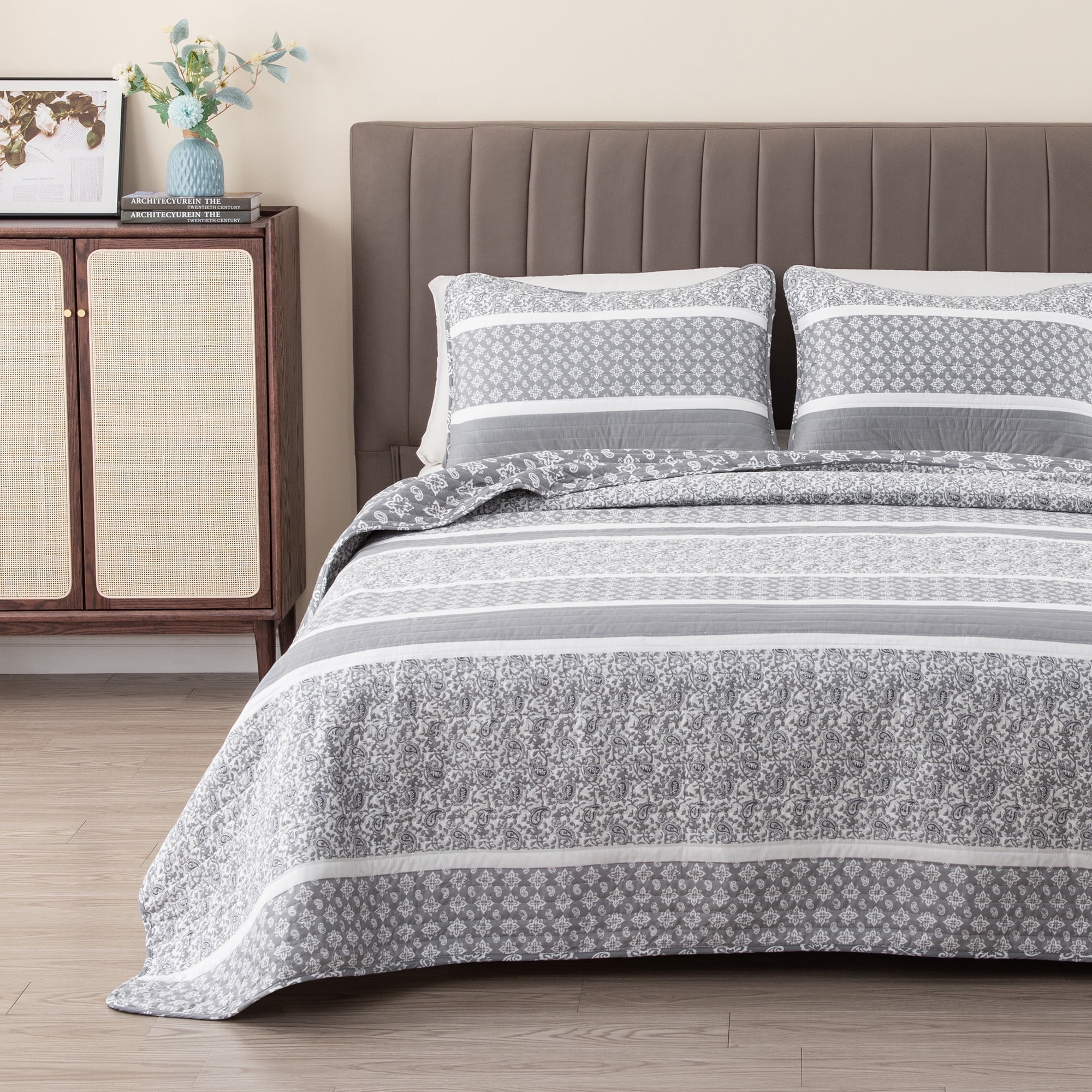 Kadi Twin Gray Microfiber Reversible Quilt Set