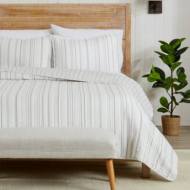 Great Bay Home Reversible All-Season Reversible Quilt Set With Shams  (Twin, Grey)