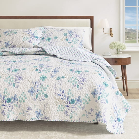 Floral Quilt Set - Lightweight, Soft, All-Season - 3-Piece Reversible Spring Bedding Set (Full / Queen, Bouquet)