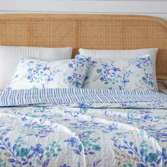 Great Bay Home Reversible Floral Reversible Quilt Set With Shams (King, April Morning)
